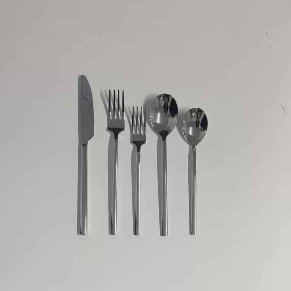 Cargar vídeo: Cubiertos de acero inoxidable 18/10 plata Capri
