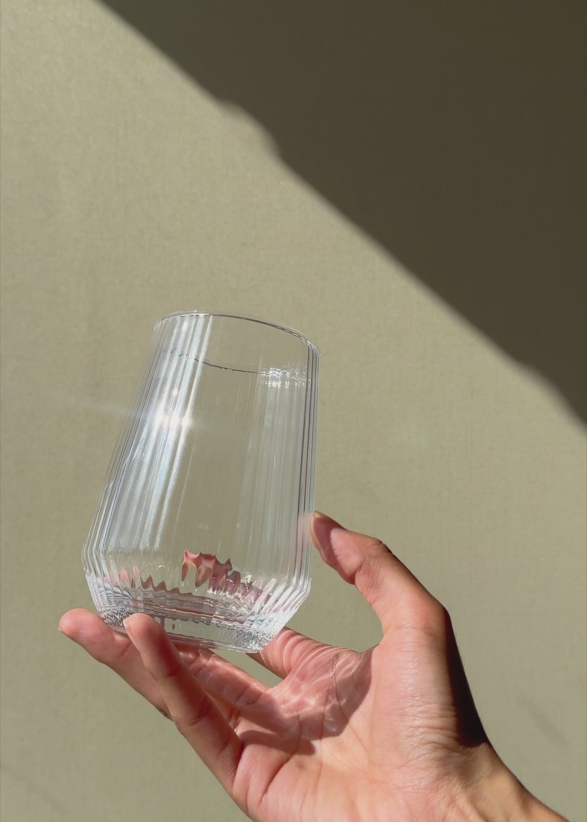Cargar vídeo: Vaso highball de vidrio transparente Lines 390 ml