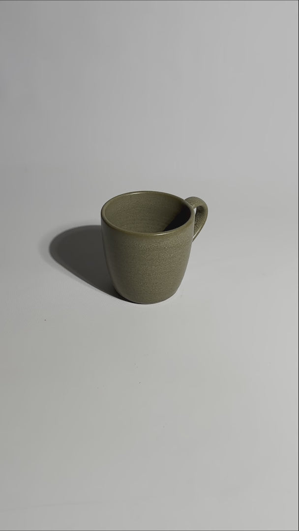 Cargar vídeo: Tazas de porcelana verde mate Adelfa Ripple