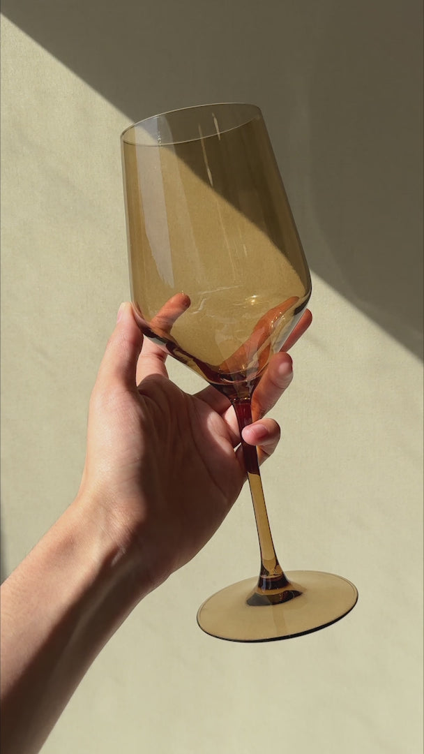 Cargar vídeo: video detalles copas para vino maha