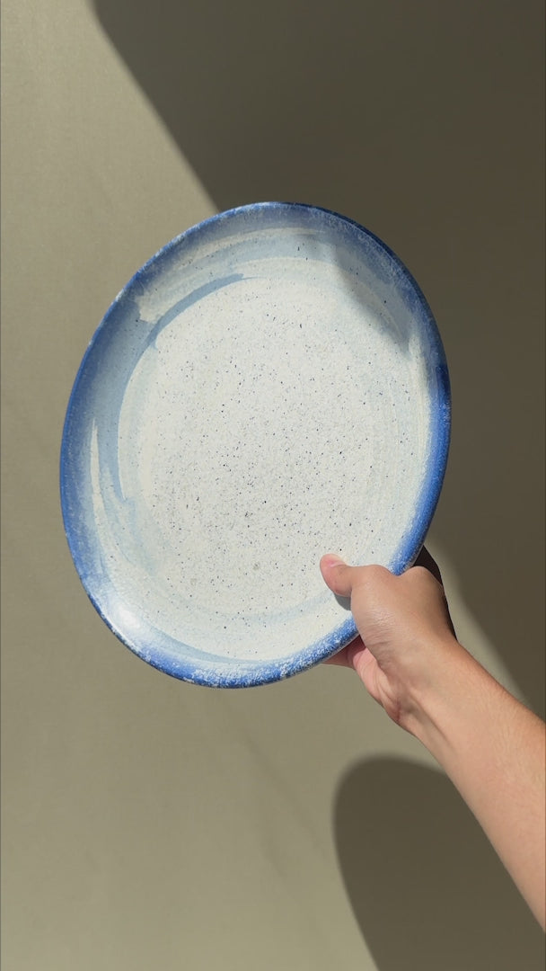 Video del plato de porcelana blanco y azul Harena de 30 cm