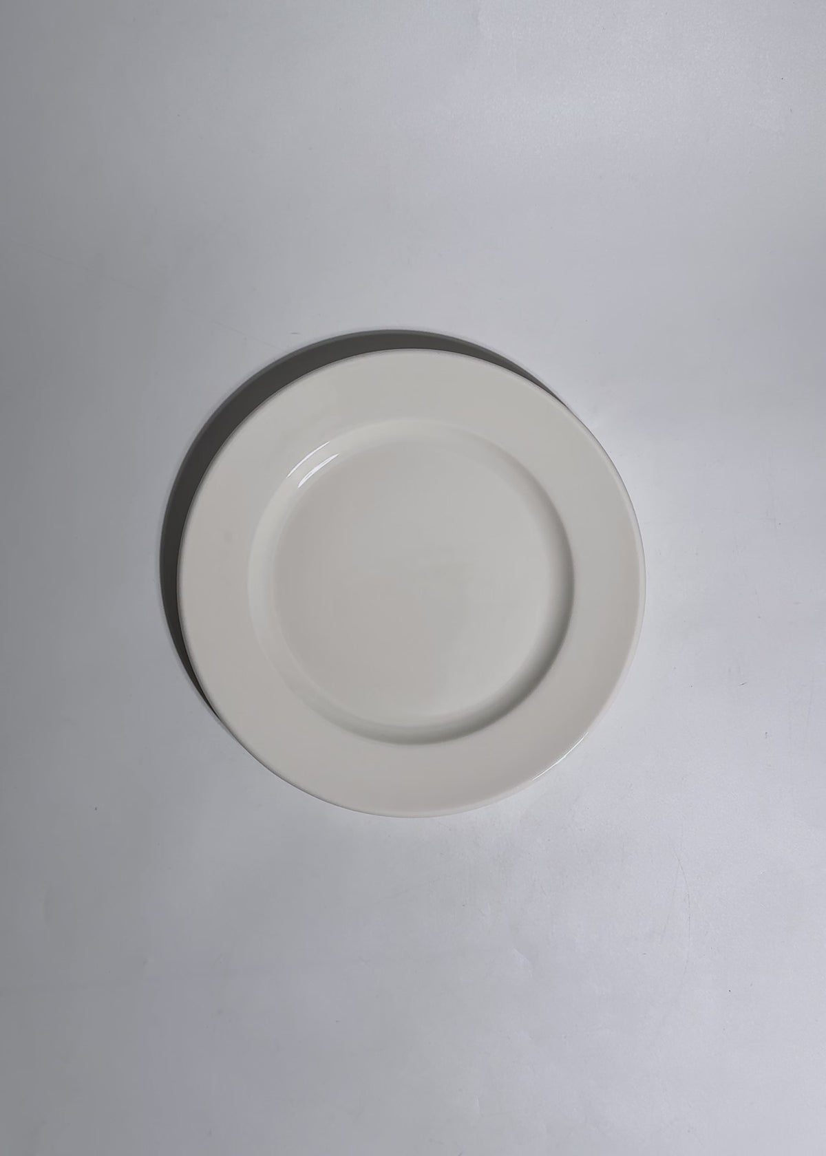 Cargar vídeo: Video de estudio del plato trinche Banquet de porcelana blanca de 23 cm.