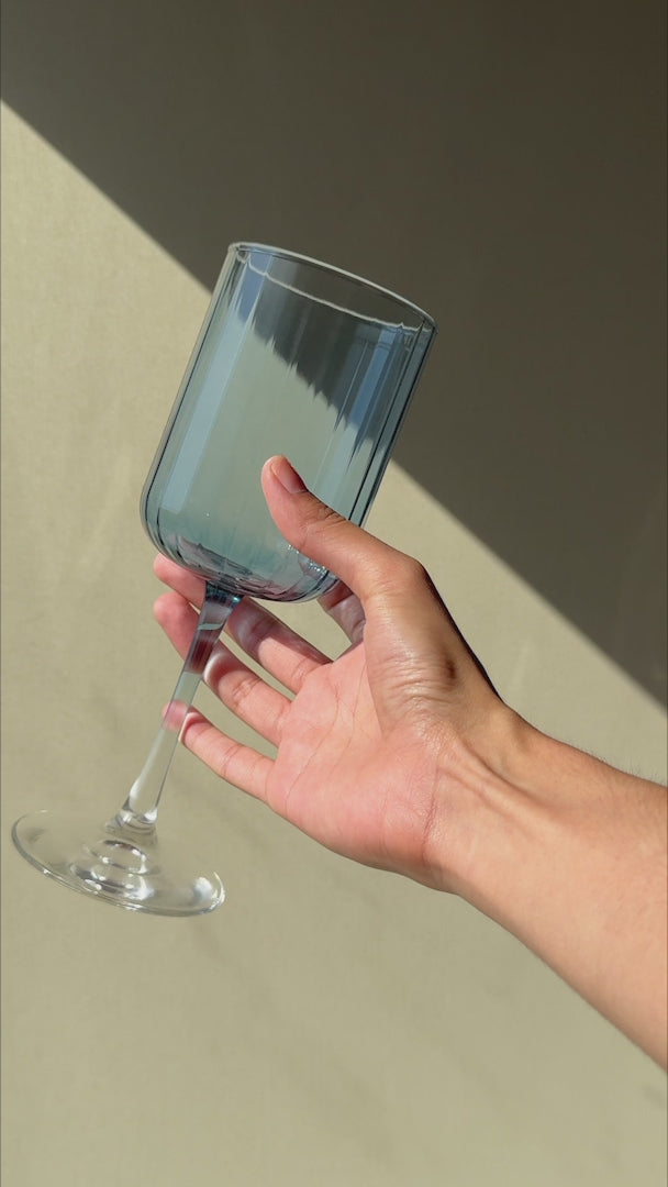Video de la copa para cóctel azul Linear Zafiro 399 ml