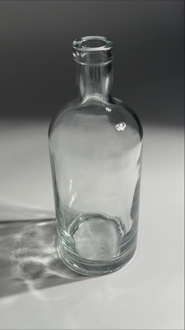 Cargar vídeo: Botella mezcalera de vidrio transparente Premium Liverpool 750 ml