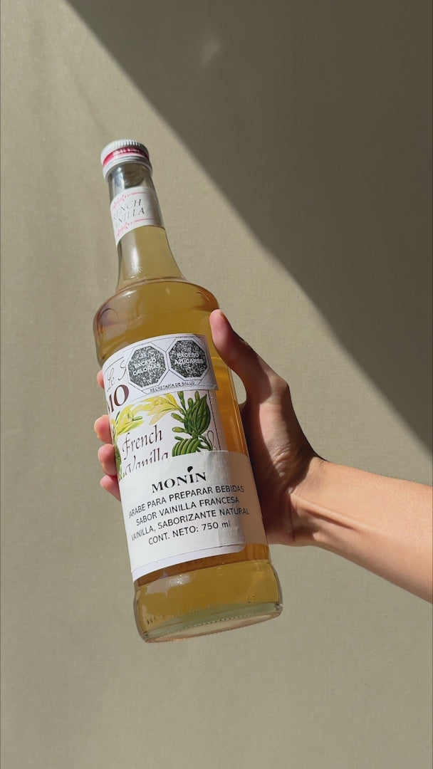 Cargar vídeo: Jarabe de vainilla botella de vidrio Monin 750 ml