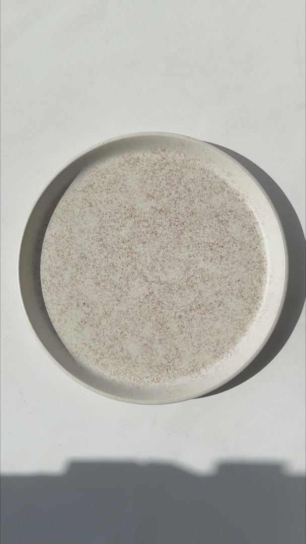 Video del plato con borde elevado de cerámica Cuarzo Ahumado Ø 26 cm