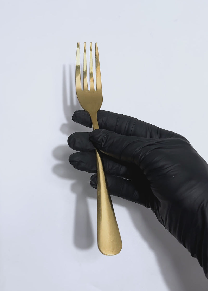 Cubiertos de mesa de acero inoxidable dorado Paulo — video de producto