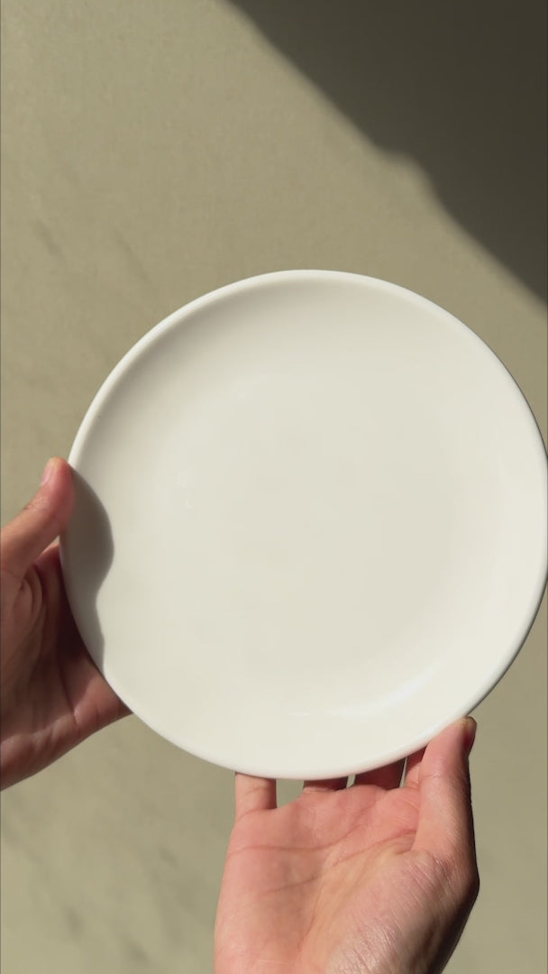Cargar vídeo: Plato trinche de porcelana vitrificada premium blanco muy resistente Gourmet Ø 19 cm