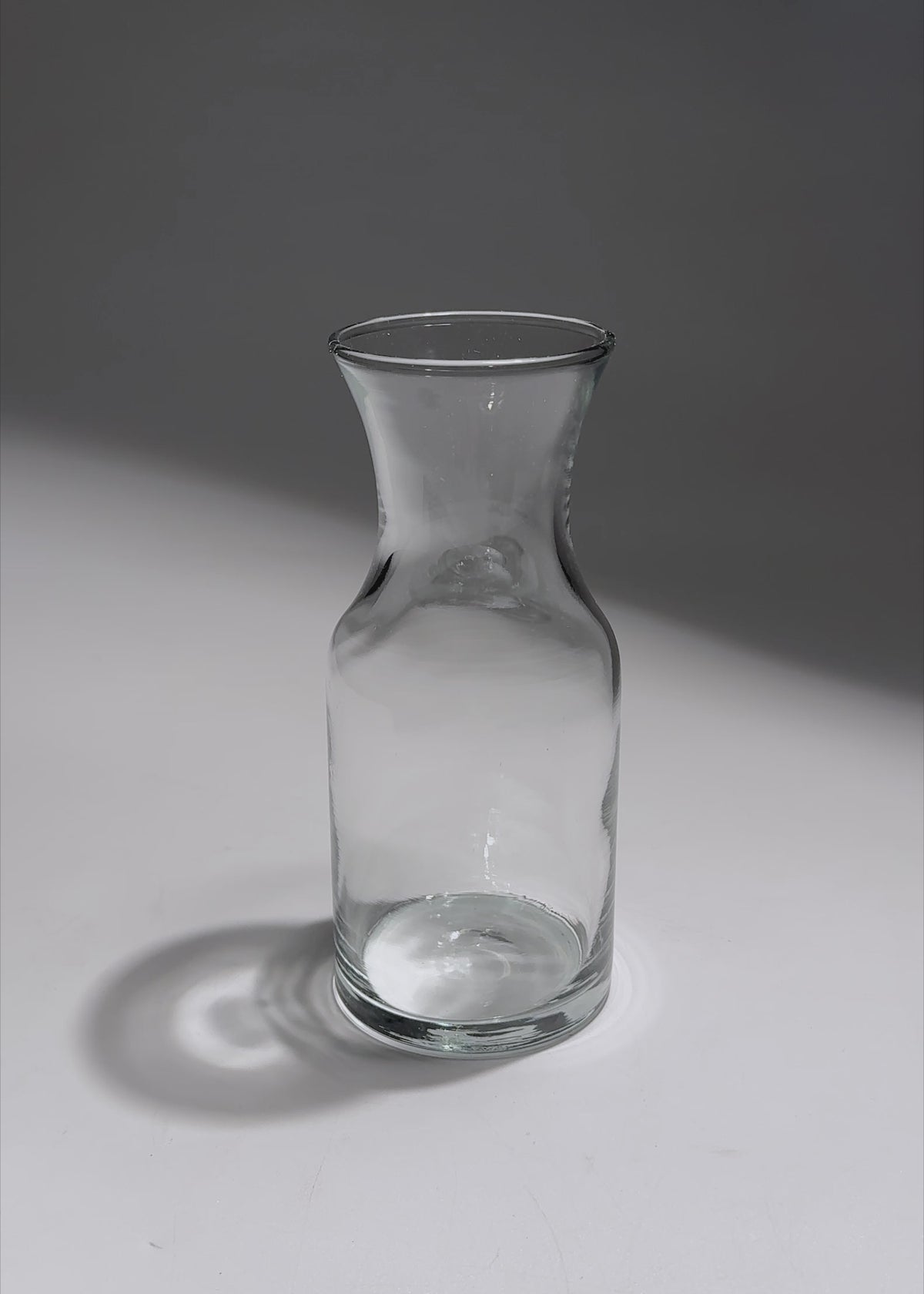 Cargar vídeo: Garrafa de vidrio transparente Cocktail Licorera 251 ml — video de producto