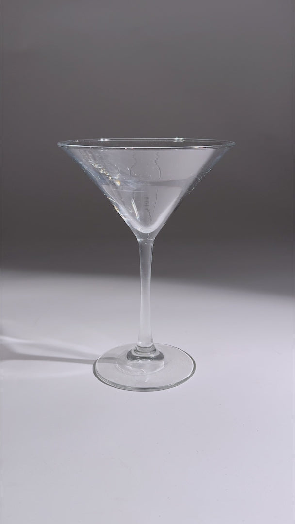 Video del borde Finedge, tallo y base de la copa para martini