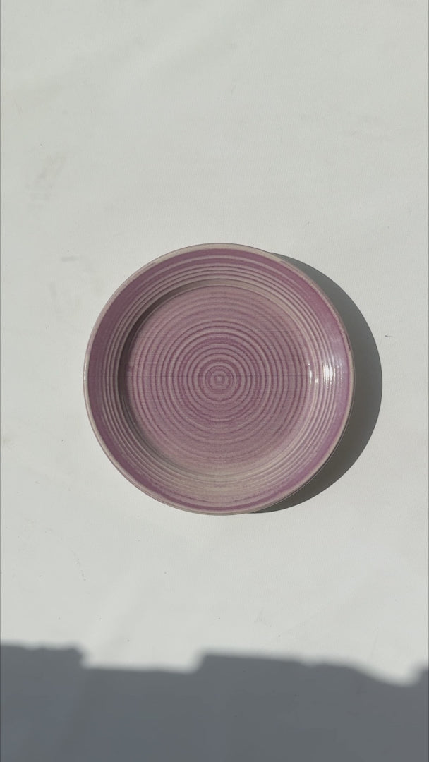 Cargar vídeo: Video del diseño concéntrico y acabado morado del plato México Lindo