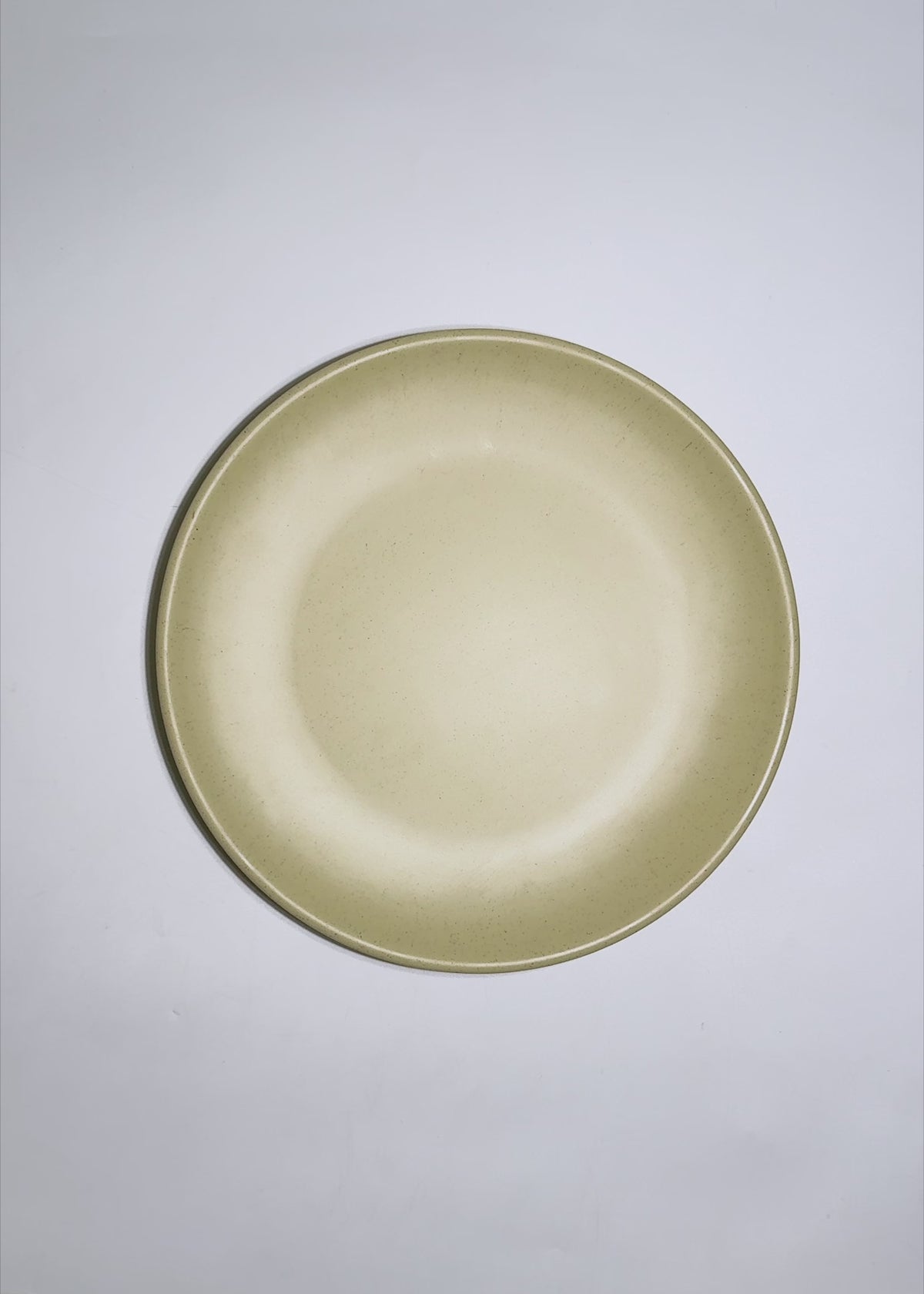 Cargar vídeo: Plato trinche de melamina arena mate de 26.7 cm