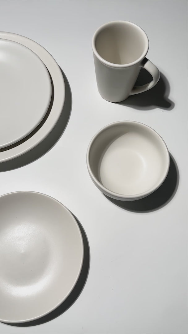 video detalles platos porcelana blanco maha