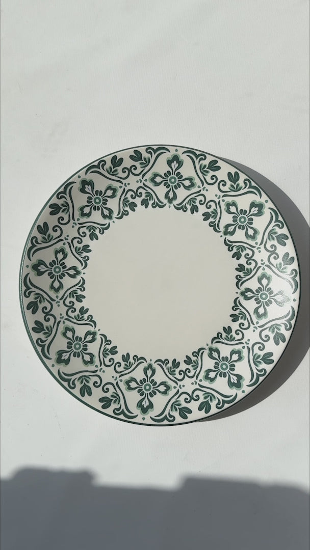 Cargar vídeo: Video del plato Regina de cerámica Talavera Verde Ø 28 cm