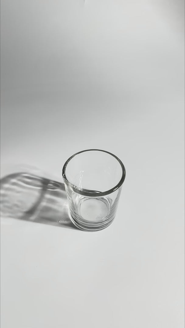 Cargar vídeo: Vaso de vidrio transparente cilíndrico para velas Votivo 100 ml /3.3 oz