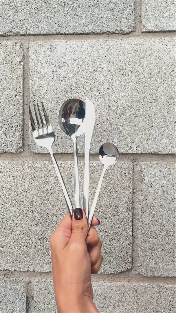 Cargar vídeo: Cubiertos de mesa de acero inoxidable plata Santiorini