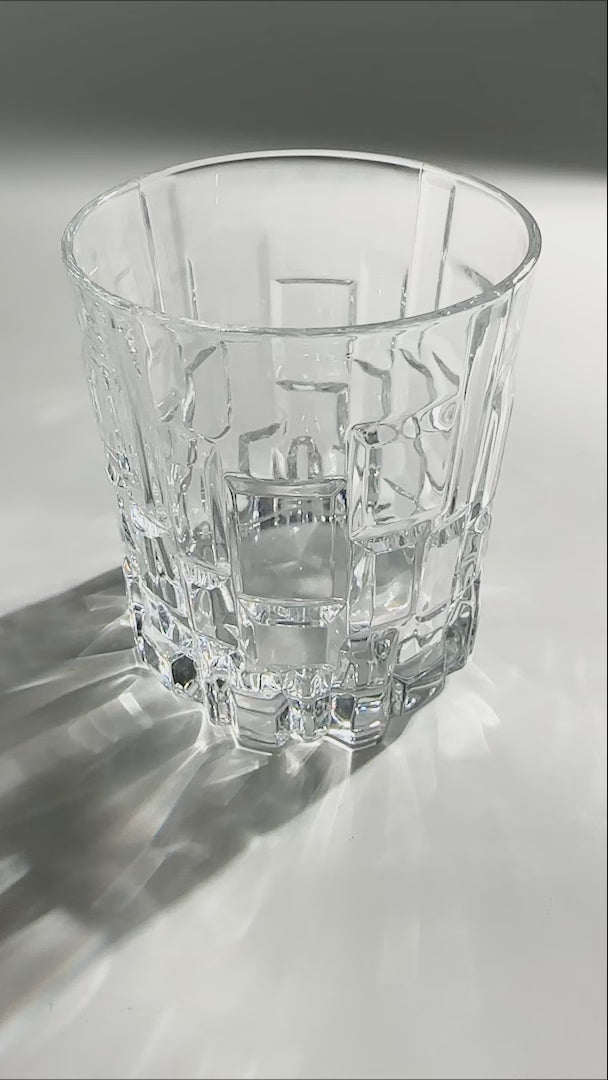 Cargar vídeo: video detalles vaso cristal cubic maha