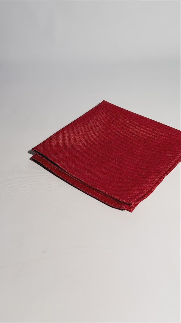 Servilleta de tela (100% poliéster) con bastilla roja Ginebra 45x45 cm