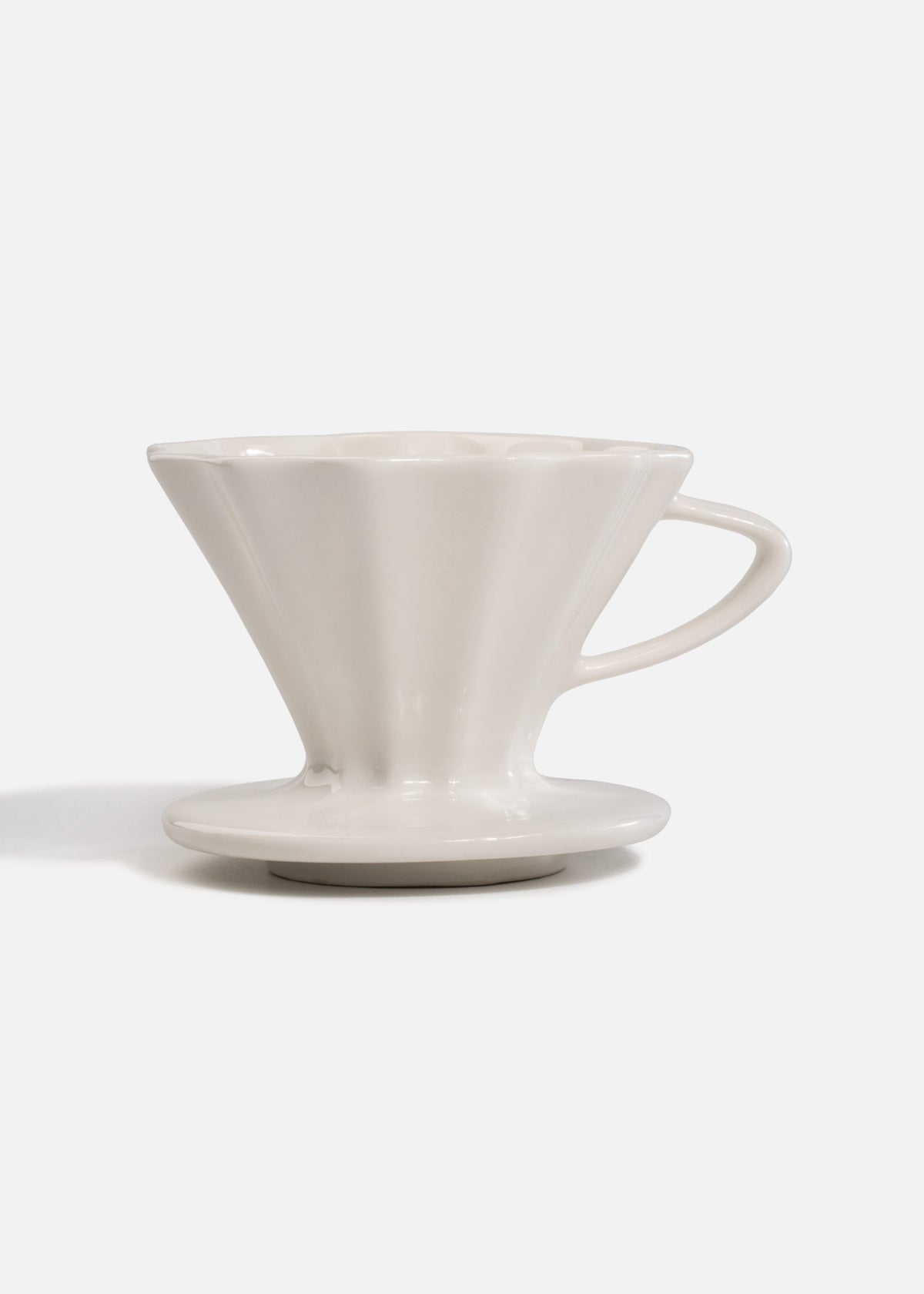 Dripper de porcelana de 11 cm para café filtrado — fotografía de producto, vista 3