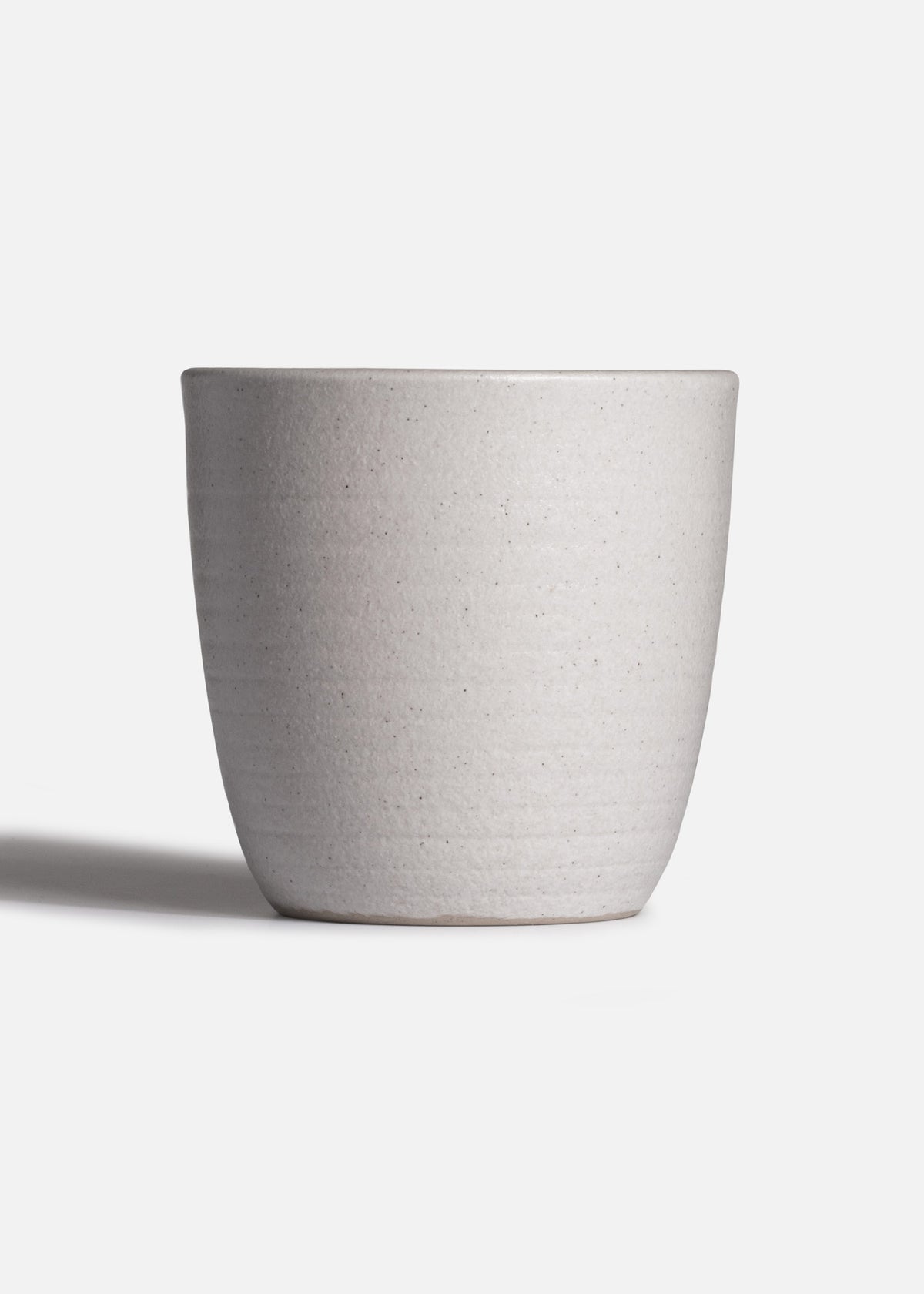 Taza mug de porcelana vitrificada marfil Liora Ripple 320 ml sin asa