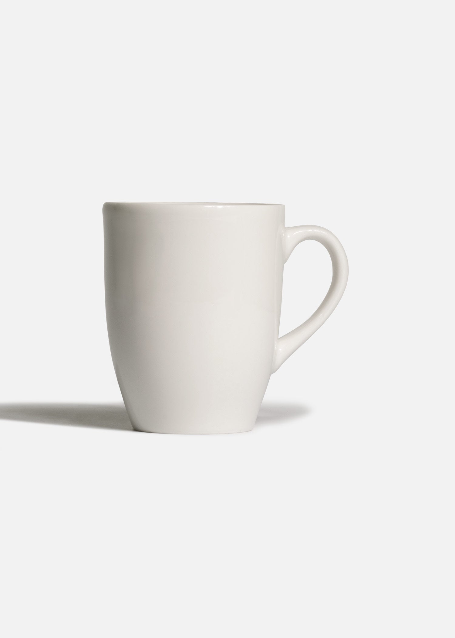 Taza de porcelana blanca Conic de 330 ml