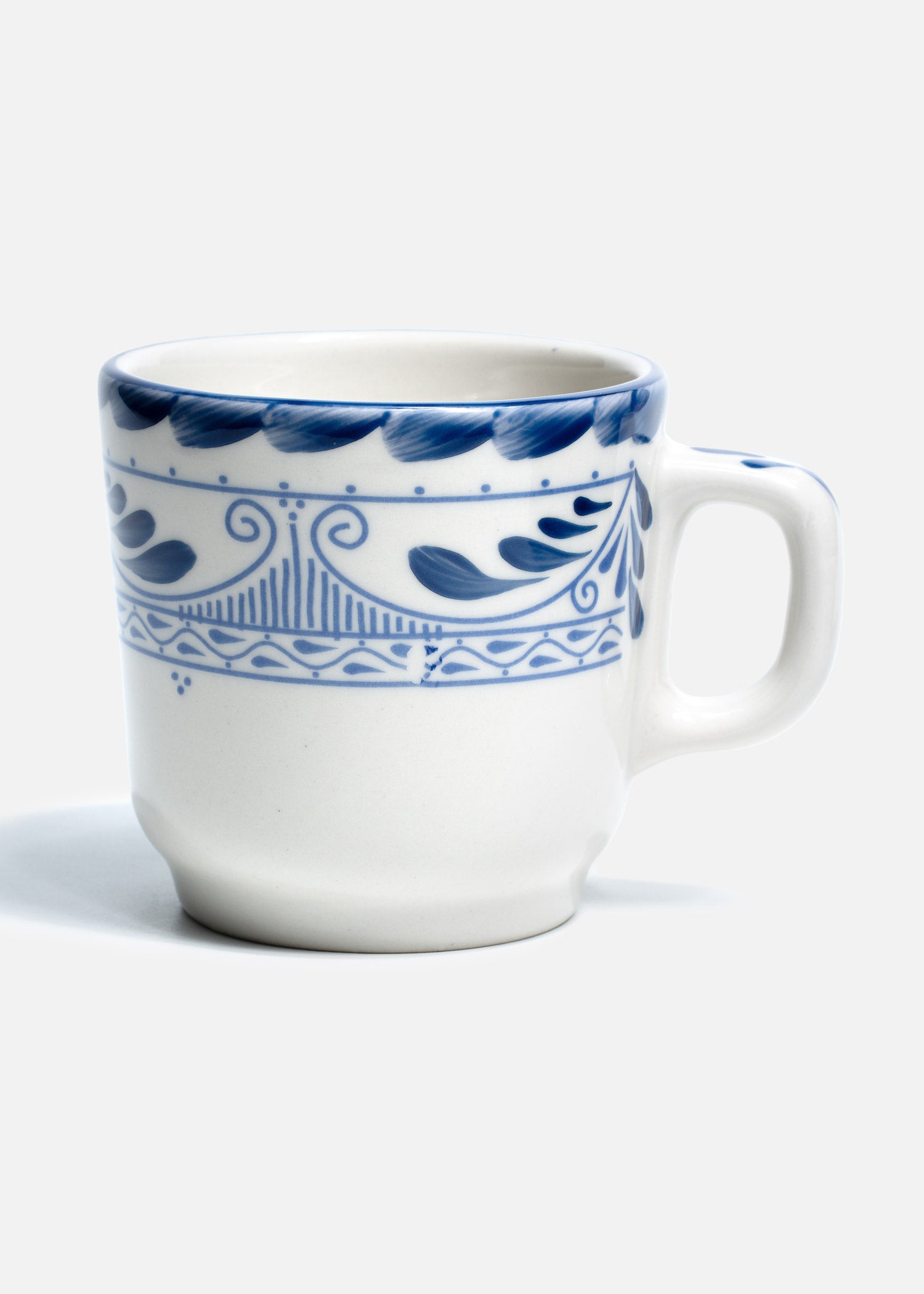 Taza de porcelana azul y blanco Talavera
