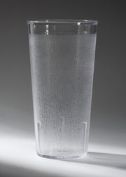Vaso para bebidas de policarbonato transparente texturizado de 650 ml, vista completa.