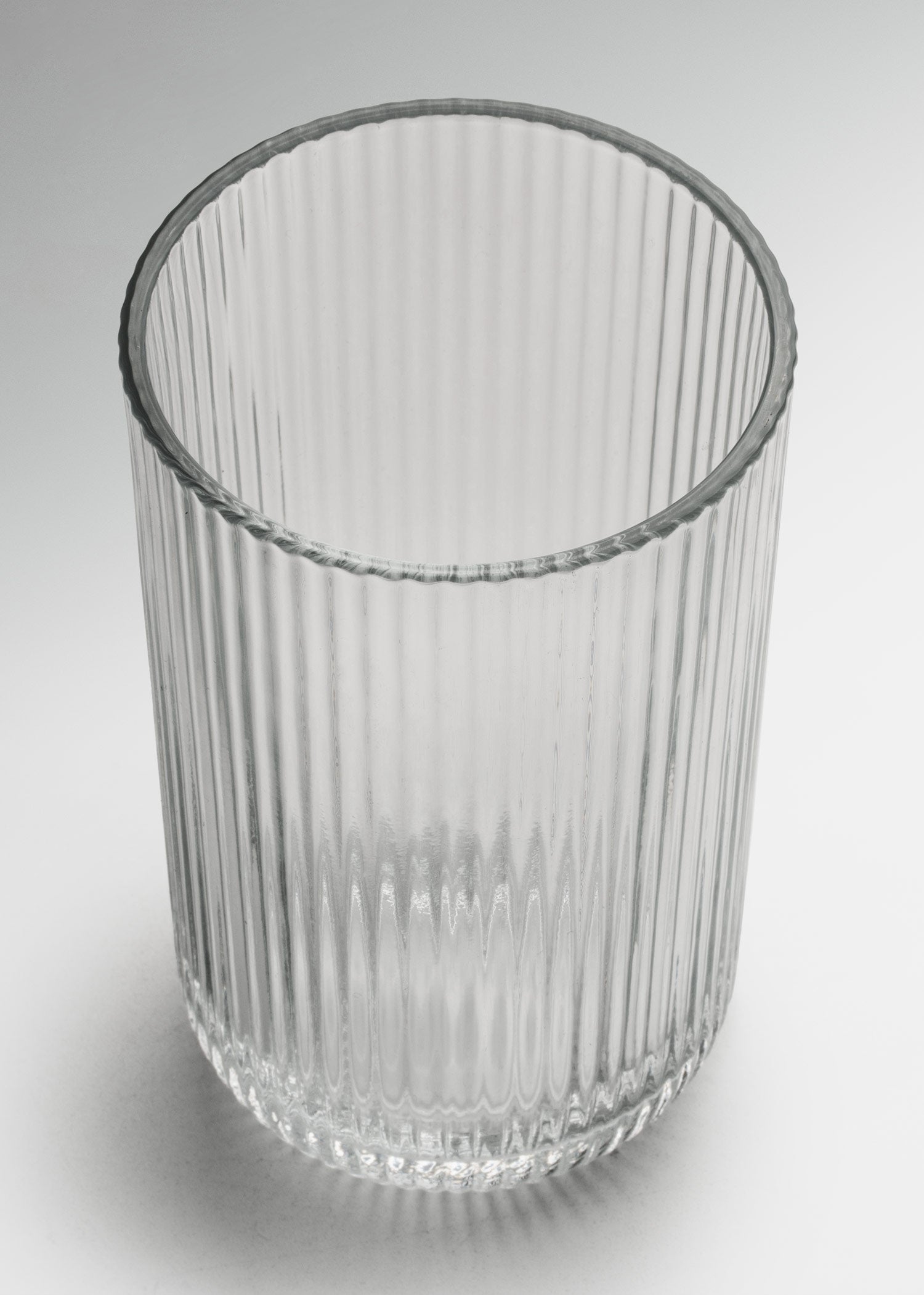 encuentra vaso de vidrio maha