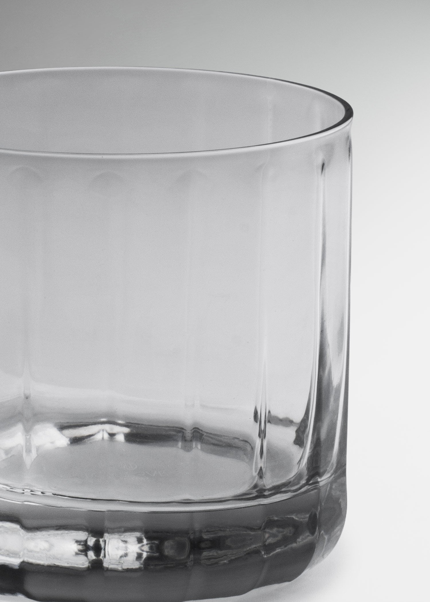 Detalle de la base gruesa del vaso Radius 296 ml
