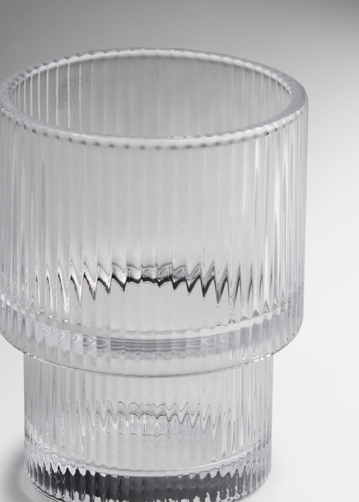 Uso profesional de Vaso Old Fashion de vidrio Venecia 200 ml en restaurantes, hoteles, cafeterias, banquetes y servicio de mesa