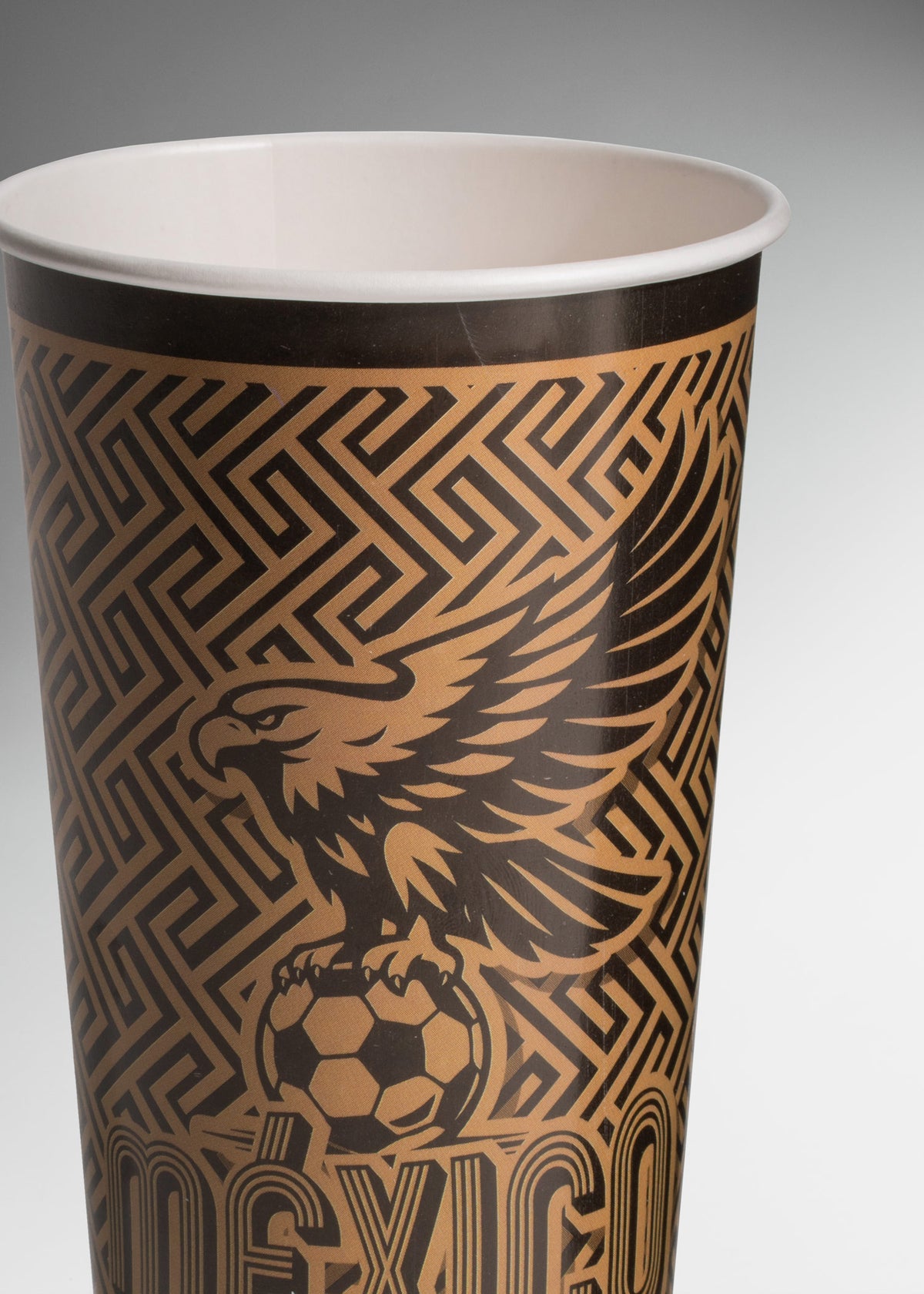 encuentra vasos desechables maha