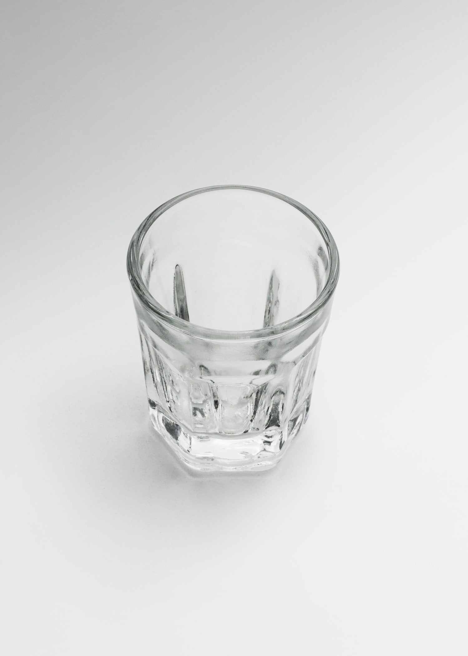 encuentra tequilero de vidrio maha