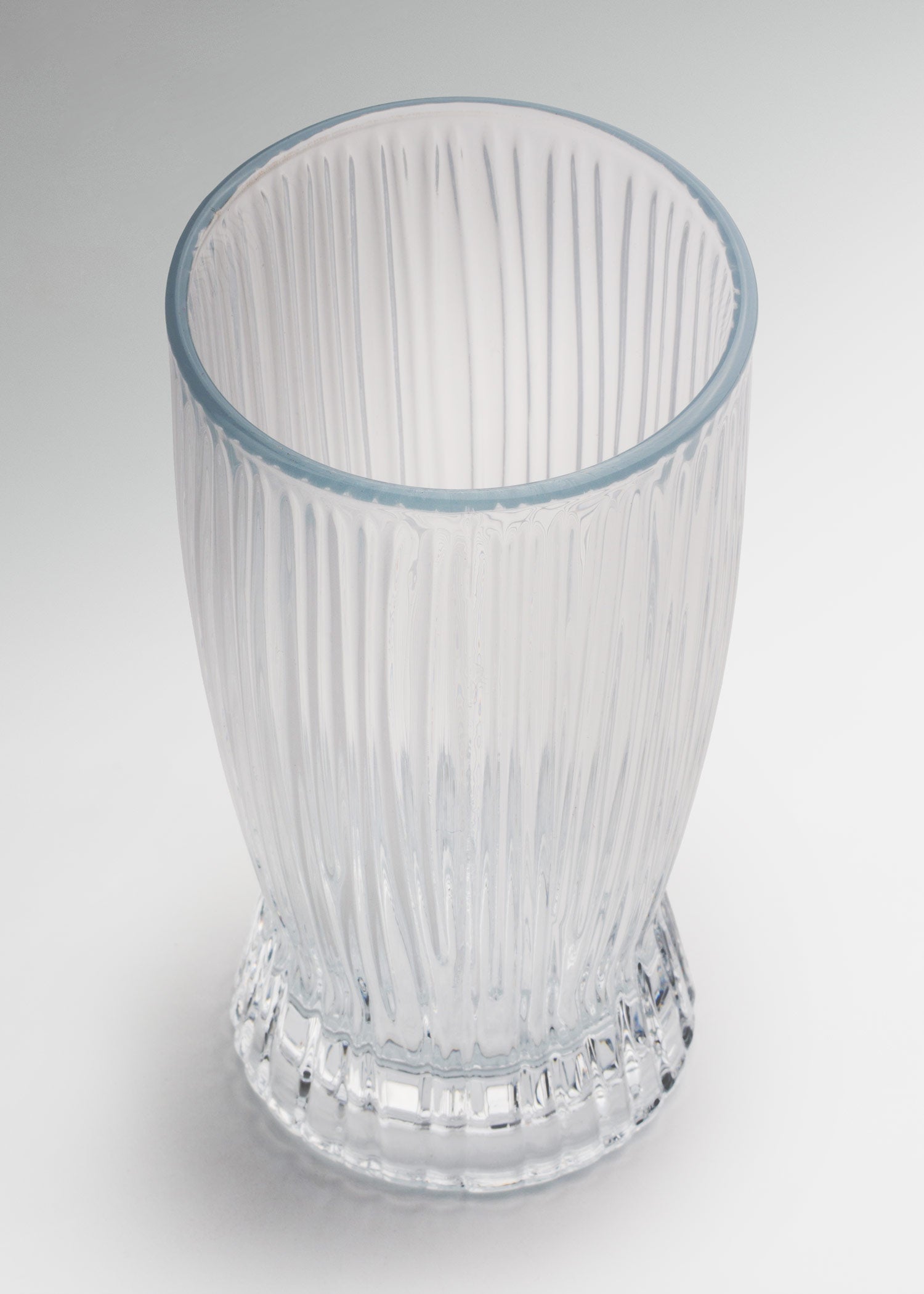encuentra vaso de vidrio maha