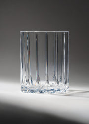 Vaso bajo para whisky Resort Riedel de Tritan transparente de 411 ml, vista completa.